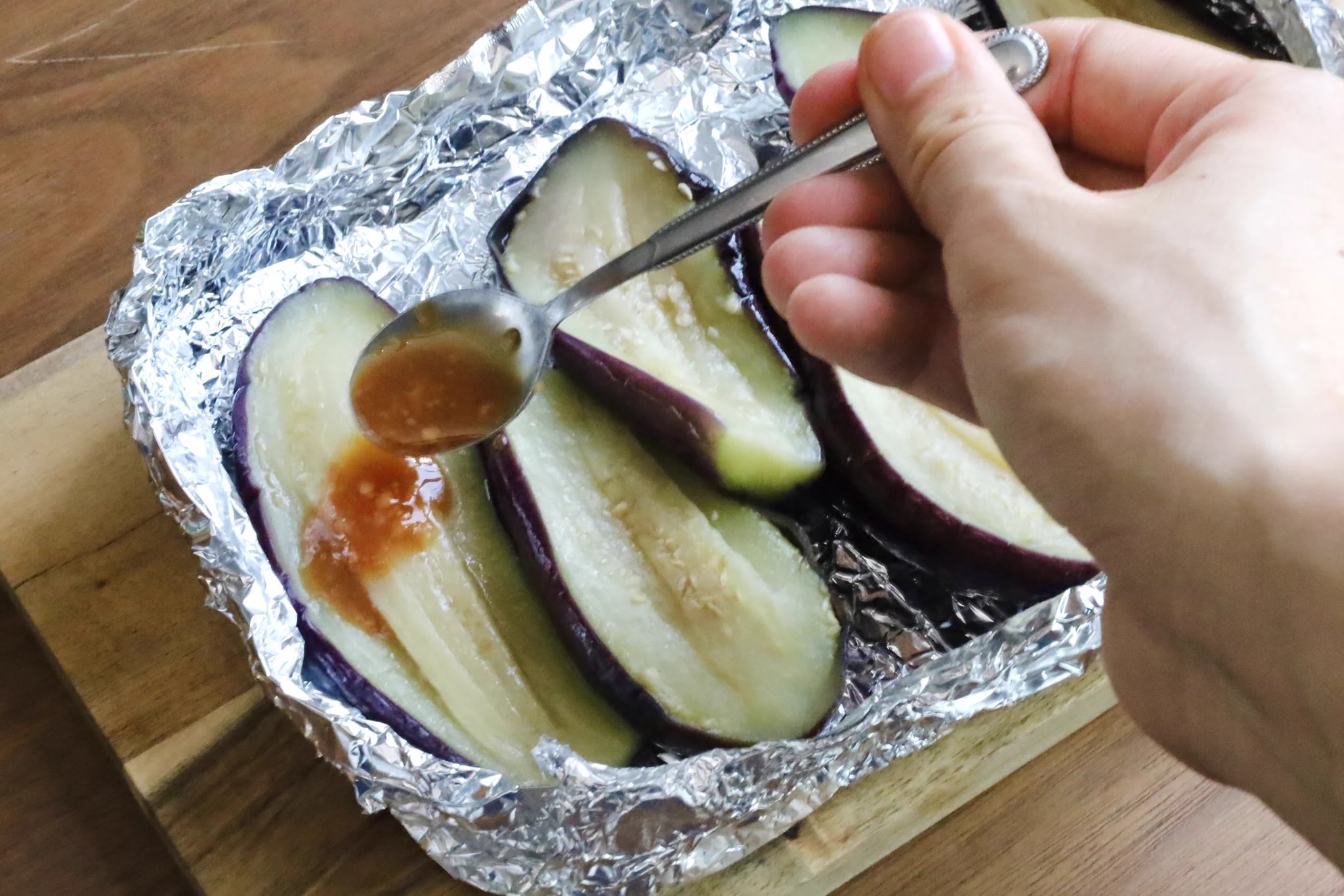 うわ～美味しそう！なすに切り目いれて、トースターで焼いたやつ〜！
