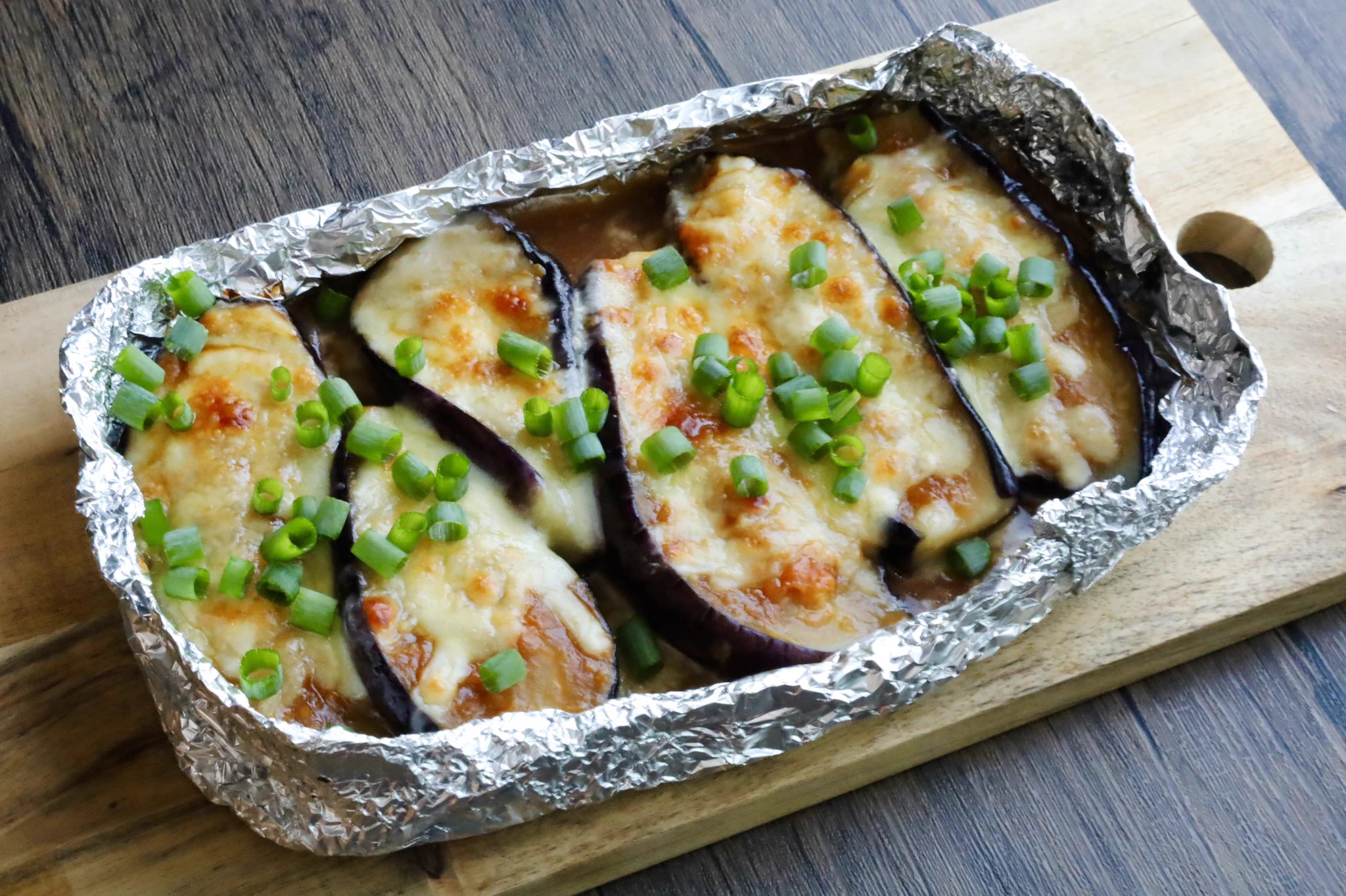 うわ～美味しそう！なすに切り目いれて、トースターで焼いたやつ〜！