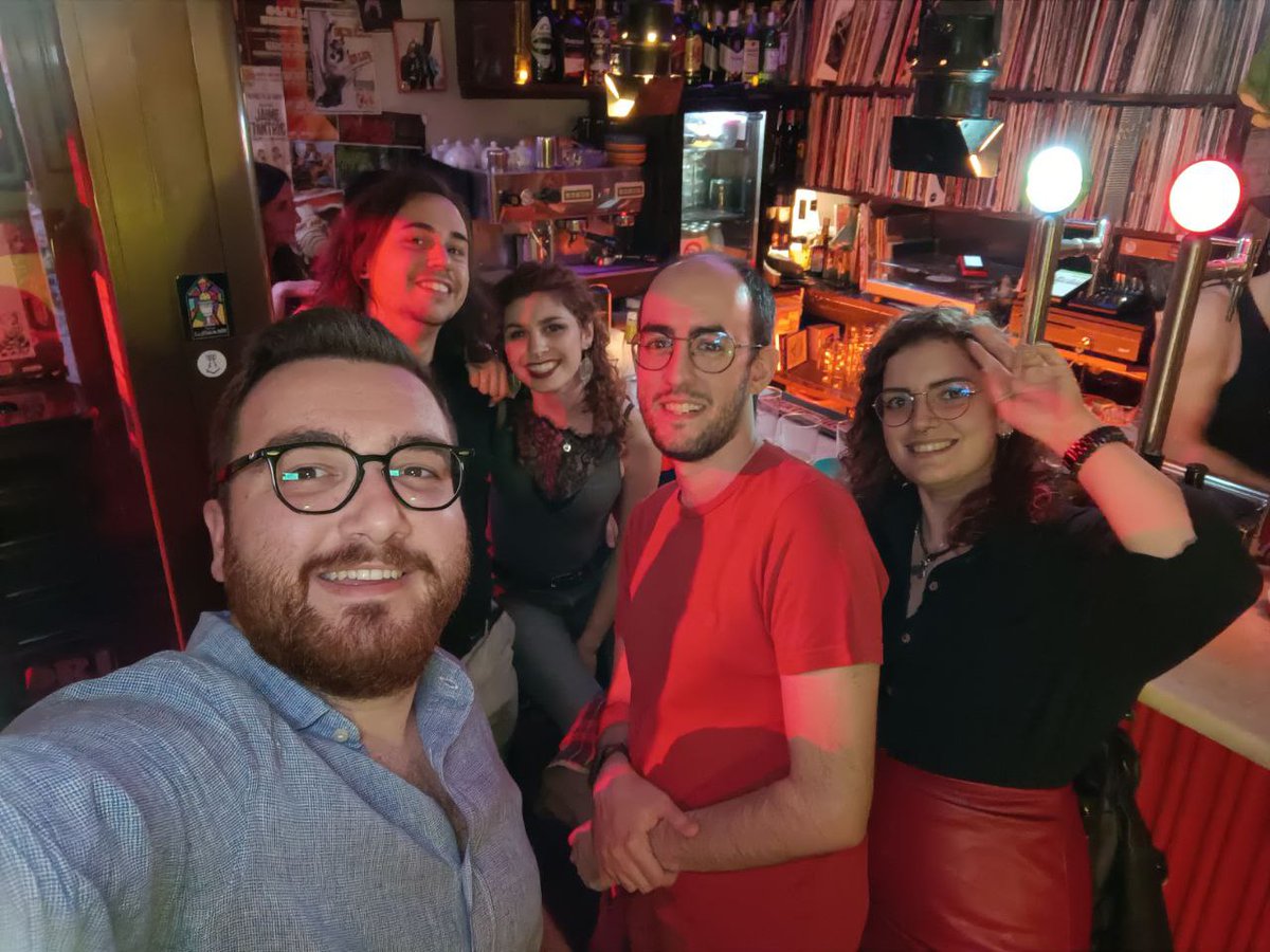 PodcastRde's tweet photo. La otra noche quedamos para hablar de nuestras cosillas y perrear un poquito, que ya hacía falta. Pero hay cosas aún más chulas por venir... https://t.co/rtrVc5pQV4