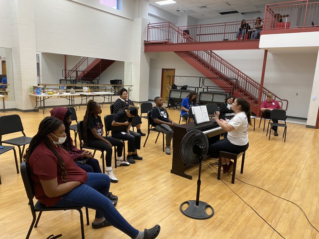 Middle School All-Region Choir Camp was a great success. Our kids from @ChoirDecker <a href="/SingManorMiddle/">Manor Middle Choir</a> and <a href="/MNTMSChoir/">Manor New Tech MS Choir</a> learned so much in the span of one Saturday. Thanks to <a href="/manorhighchoir/">Manor Mustang Choir</a> for hosting and <a href="/MNTHSChoir/">MNTHSChoir</a> for helping out.