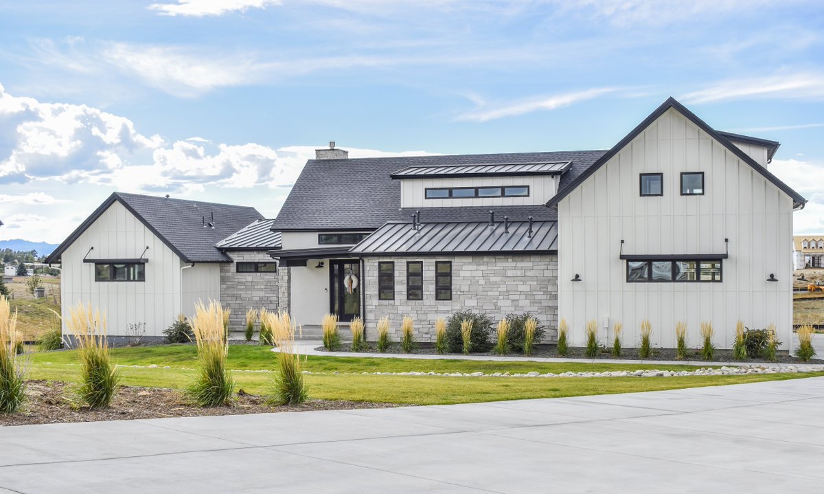 EdwardsStone_'s tweet photo. Sleek lines and contemporary design, we are absolutely in love the modern design of this home!
Stone Featured: Iron Mill | Multi 468
#EdwardsStone #DenverCO #COHomes https://t.co/YS7jPJMVDp