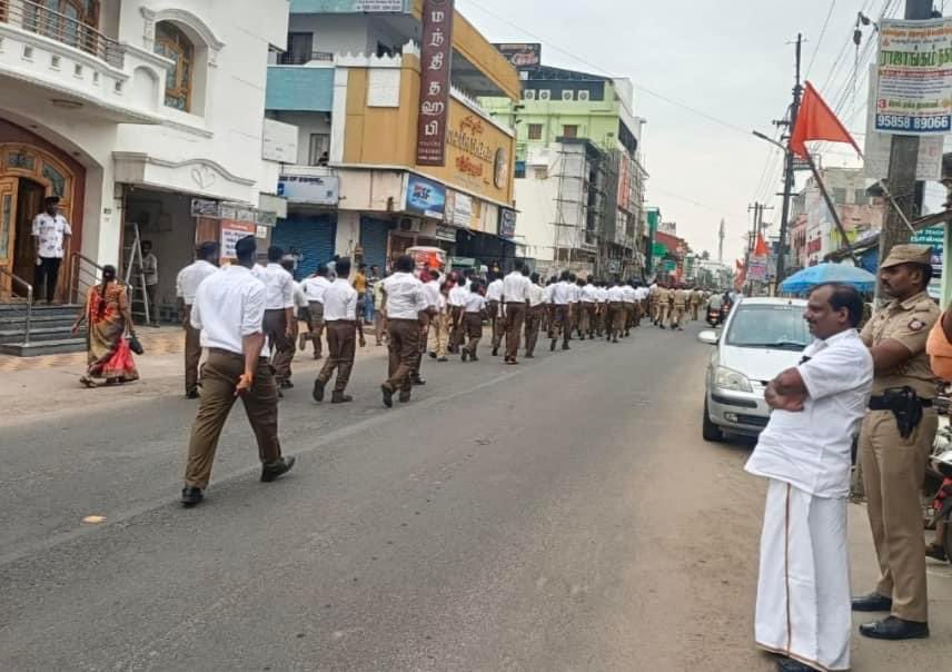 पॉन्डिचेरी में राष्ट्रीय स्वयंसेवक संघ का पथ संचलन।

#RSSVijayadashmi