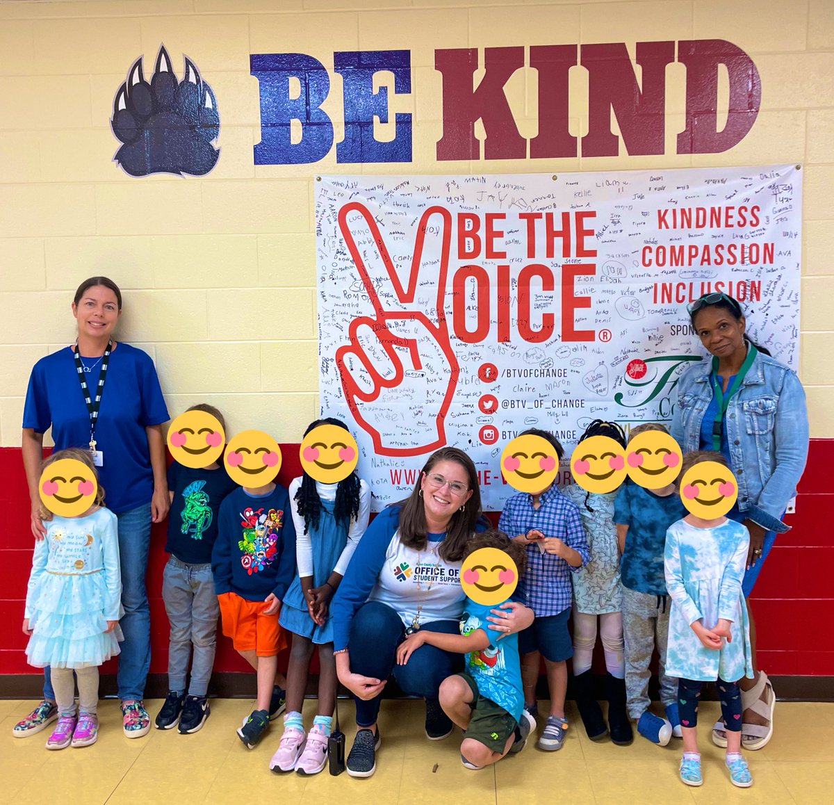 SCO_SWilkerson's tweet photo. Loving that so many bears came to school to stand up for kindness in royal blue! @TheBarnwellBeat @SSWrjune #FCSbekind https://t.co/w6BrG1en1k