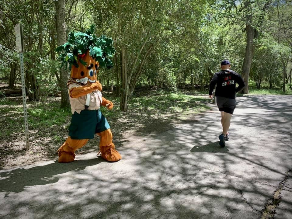 SAParksandRec's tweet photo. 🌿 October 10th is National #WalkToAPark Day! 🚶
This day is especially dedicated to; inspire walks to parks, celebrate with communities, gatherings in local parks, and continued action to create more parks for people. 🤗 From 10/3 to 10/14, we encourage everybody to celebrate! https://t.co/RiLQQ0Ikl3