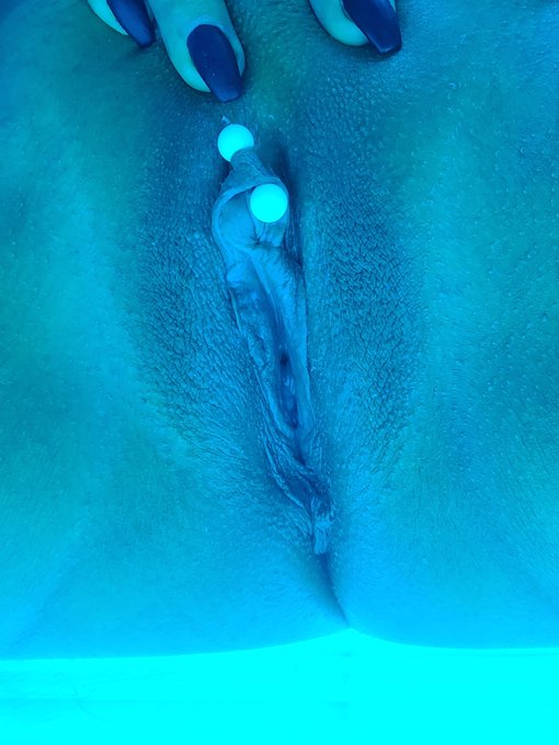 #tanning #bronzediva #piercedpussy #smooth #tasty Visit me at my https://t.co/XmAoj8oZ1O https://t.c<a href="/tag/tanning"class="tags">#tanning</a><a href="/tag/bronzediva"class="tags">#bronzediva</a><a href="/tag/piercedpussy"class="tags">#piercedpussy</a><a href="/tag/smooth"class="tags">#smooth</a><a href="/tag/tasty"class="tags">#tasty</a>