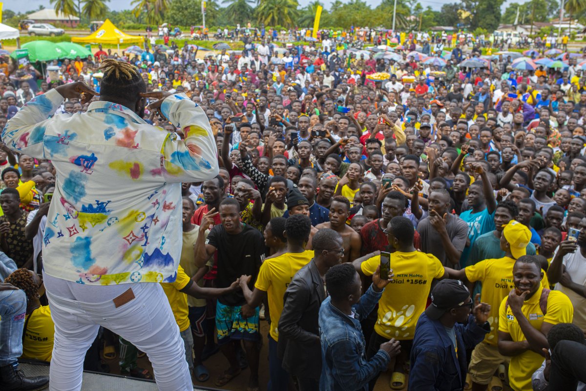 MTNlonestar's tweet photo. We made history again at Jocon Town Field last week Friday! We gave away two cars to two lucky winners plus a KehKeh and many cash prizes. We love changing lives and entertaining our customers with some amazing performances. #MoMoMore #MoMoWaysaWasa https://t.co/0DVVDgjScE