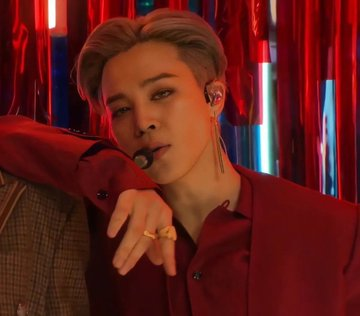 Park_Jimreen's tweet photo. #ARSDSelcaDay #ARMYSelcaDay 
reposting this for the 198739th time but who cares when its him >>> 👀❤ https://t.co/WBBej9TAtr