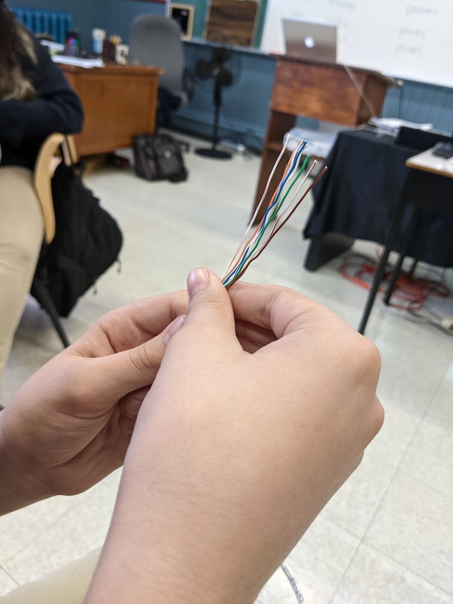SBC_Technology's tweet image. Computer Science class putting our knowledge into action.  Learning about network cabling and crimping CAT5 cable! @SBCAcademics