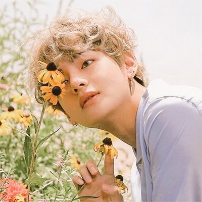 Tbiswas109's tweet photo. 🌻🌱
Two flowers together 🌻✨

#ARSDSelcaDay #ARSD 
#ARMYSelcaDay https://t.co/qCnEhFDKki