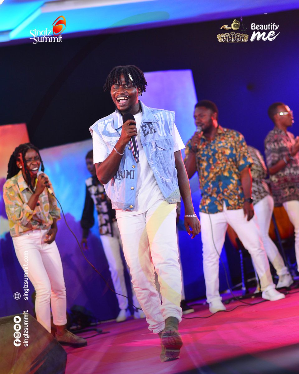 SinglzSummit's tweet photo. 🎶
Beautify me please
Beautify me
Beautify me please
Beautify me.

It’s Singlz' Summit 
We would submit 
Not to the world but to our King
Who Reigns In majesty
Cassia, myrrh, from ivory palace. 🎶

Worship moments at #SinglzSummit22 Day 2 Evening Session.

#Worship
#BeautifyMe https://t.co/Lpm2AcsNcw