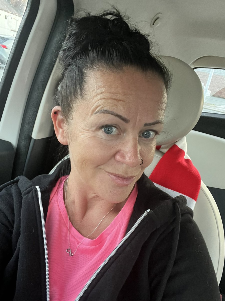 Marie_L_Hall's tweet photo. #RavinFit #widnes ready @DjLeeButler after a 20+ mile charity walk yesterday ππ»ππ»ππ» #BringItOn https://t.co/BdUsAEoBQY