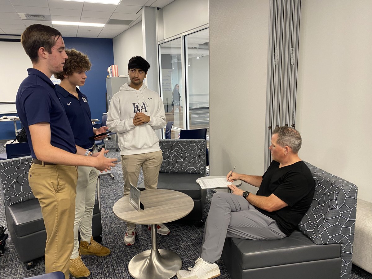 srcasey4's tweet photo. Mentor Match Day in Entrepreneurial Leadership! @FRApanthers #chartyourowncourse https://t.co/6jih44ANsK