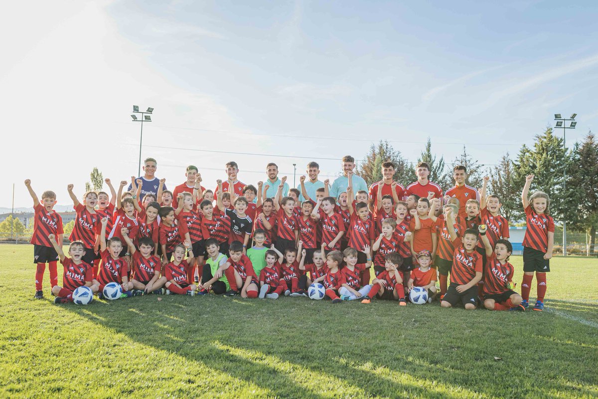 CDMirandes's tweet photo. FÚTBOL BASE | #EscuelaCDM

¡Empieza el curso! 🙌🏻😍♥️🖤 https://t.co/dBkIVoMKUm