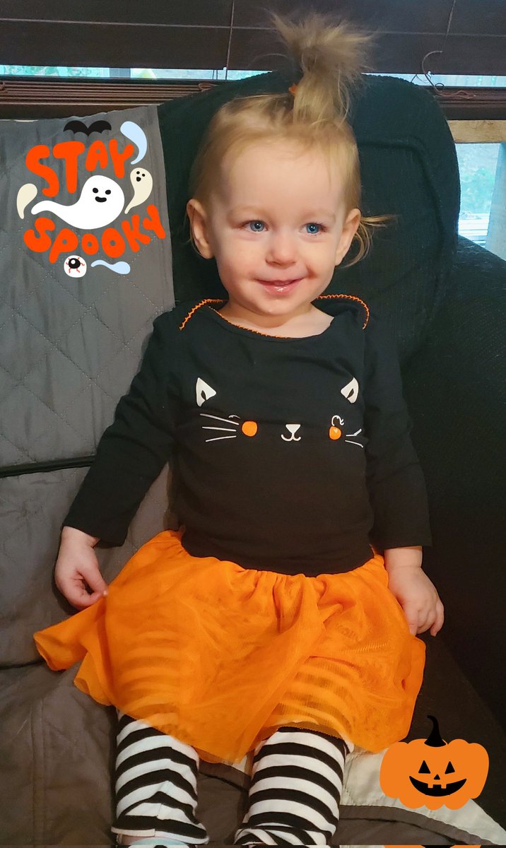Vampriss's tweet photo. Start of Lylahs Halloween outfits!!! https://t.co/exAwk1NcHv