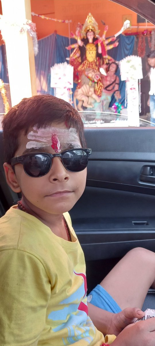 या देवी सर्वभूतेषु शक्ति - रुपेण संस्थिता। 
नमस्तस्यै नमस्तस्यै नमस्तस्यै नमो नमः।। 
सभी देशवासियों को #दुर्गा_अष्टमी की हार्दिक शुभकामनाएं।