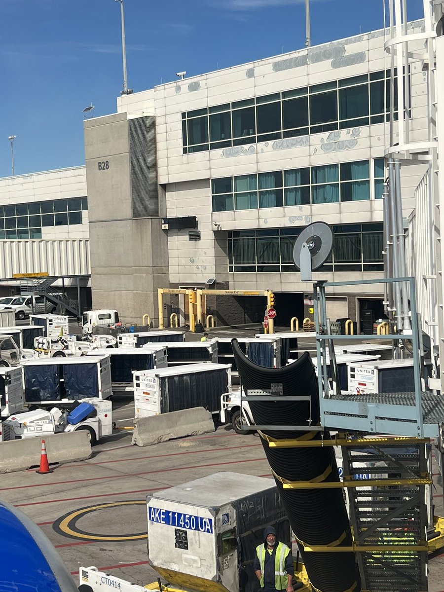 What’s the deal with how terrible the paint looks at the Denver airport terminals? Not a good look for the city <a href="/DenverAirportW/">Denver Airport</a>
