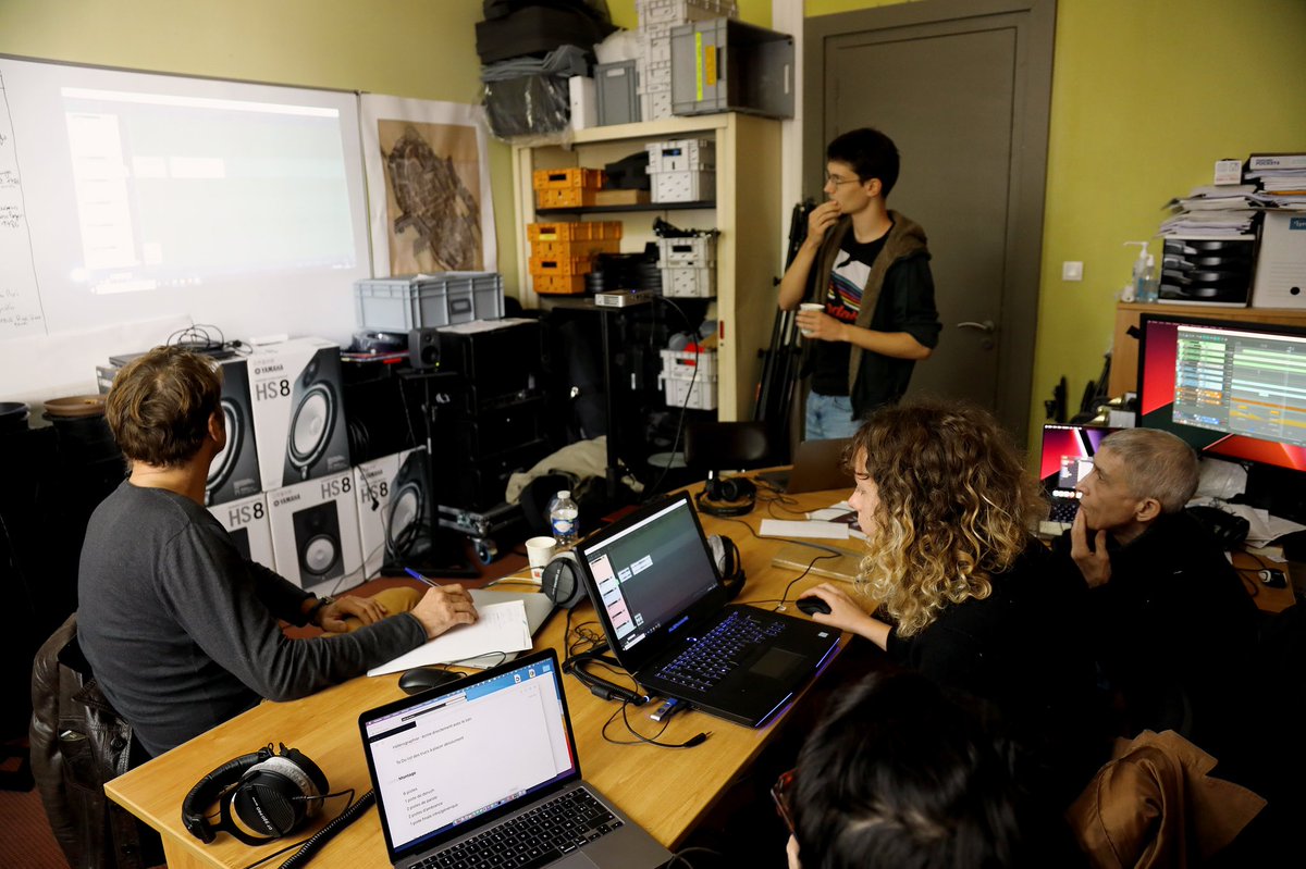 Christian_Dury's tweet photo. Jour 5️⃣. Dernier jour de formation sur le montage des audios et des vidéos tournés avec la @RotondeSciences @NuitChercheurs
Prendre en main les outils de post-prod (Premiere, Rush et Reaper). ✂️
Tout en suivant #rushshour @ReseauRUSHS #youtube / @chloe_rmo / @NathLambert https://t.co/AjlA0fr5NJ