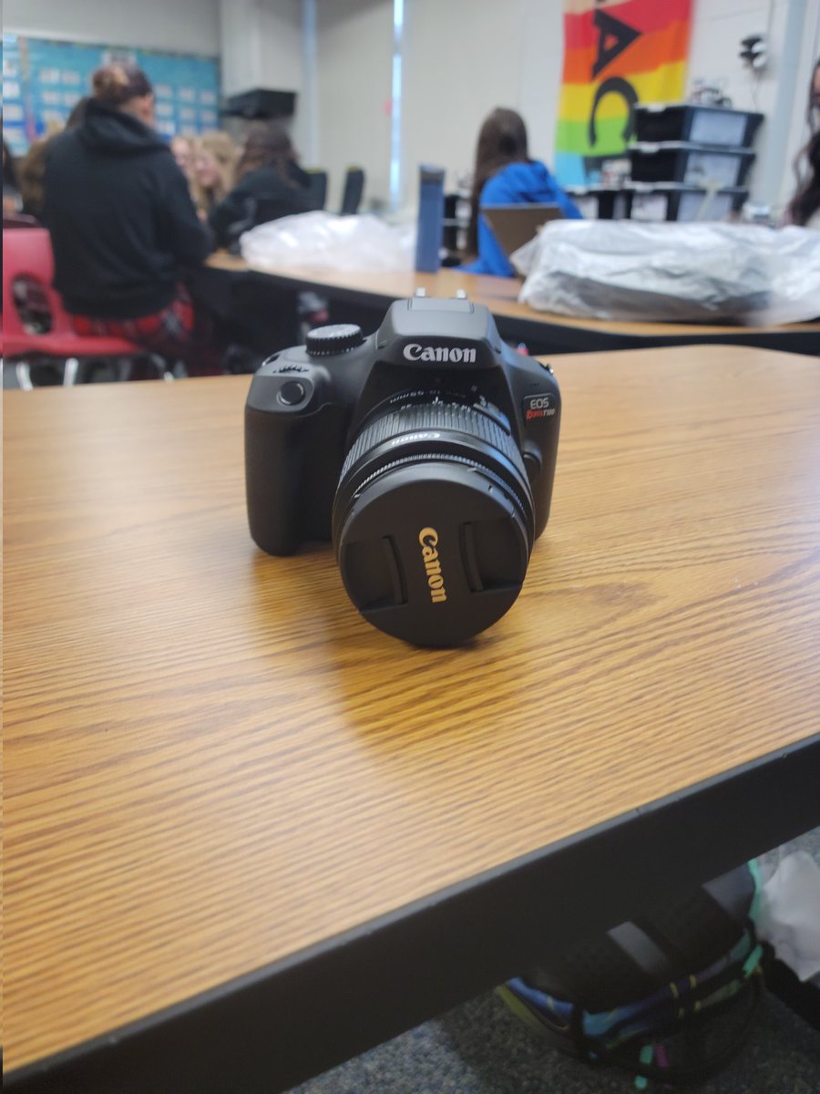 Checking out our new cameras in digital photography class!@_khsprincipal