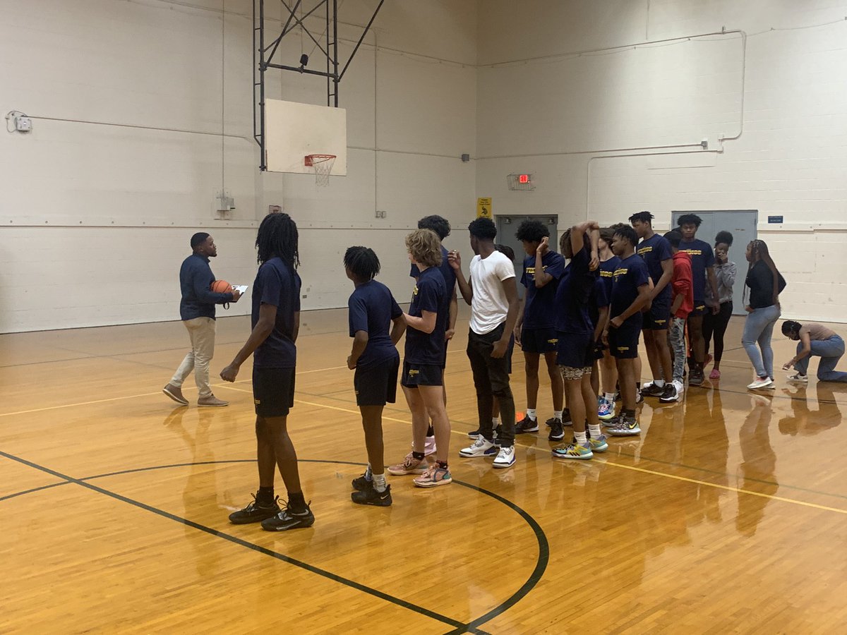 Thank you Mr. Whitten for our talk on leadership and culture! <a href="/LamarHigh/">Lamar High</a> #vfnd #thecompleteman