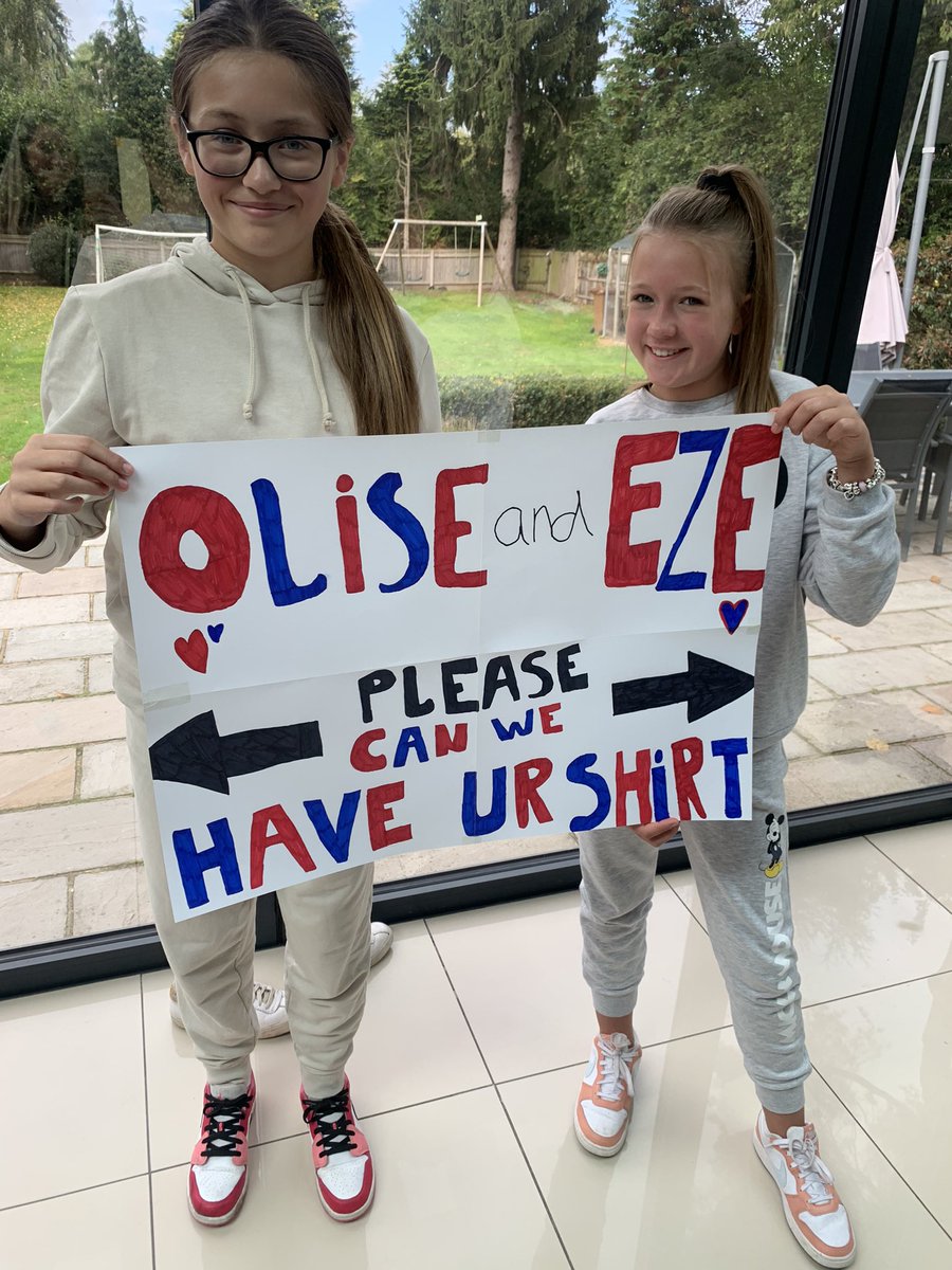 Frankiesteven's tweet photo. @CPFC @EbereEze10 and Michael Olise….my daughter and friend were sat in the front row at Saturdays match against Chelsea…..no joy with your shirts this weekend but please look out for her and the sign next time 🙏🏻❤️💙🦅 https://t.co/NQ5wZpJFUp