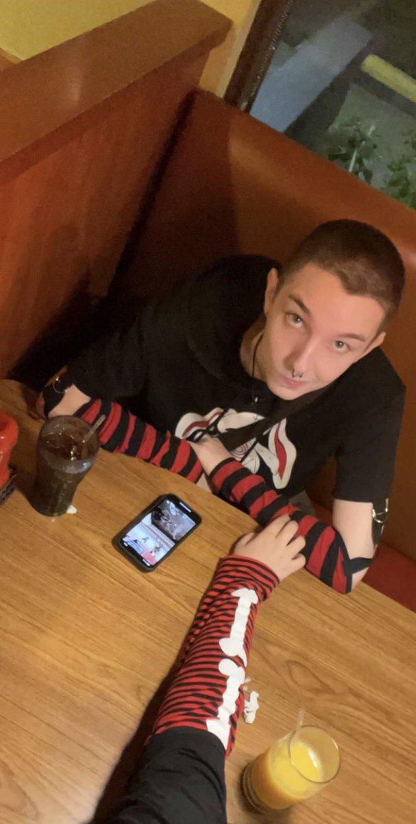 21k on Twitter "why are the emos in the deenys 😭🤮"