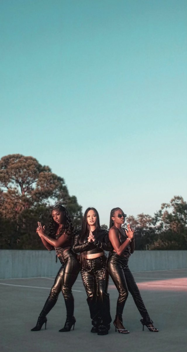 EnviousDance's tweet photo. Charlie how yo Angels get down like that? 😏 https://t.co/wzUozPqIFY