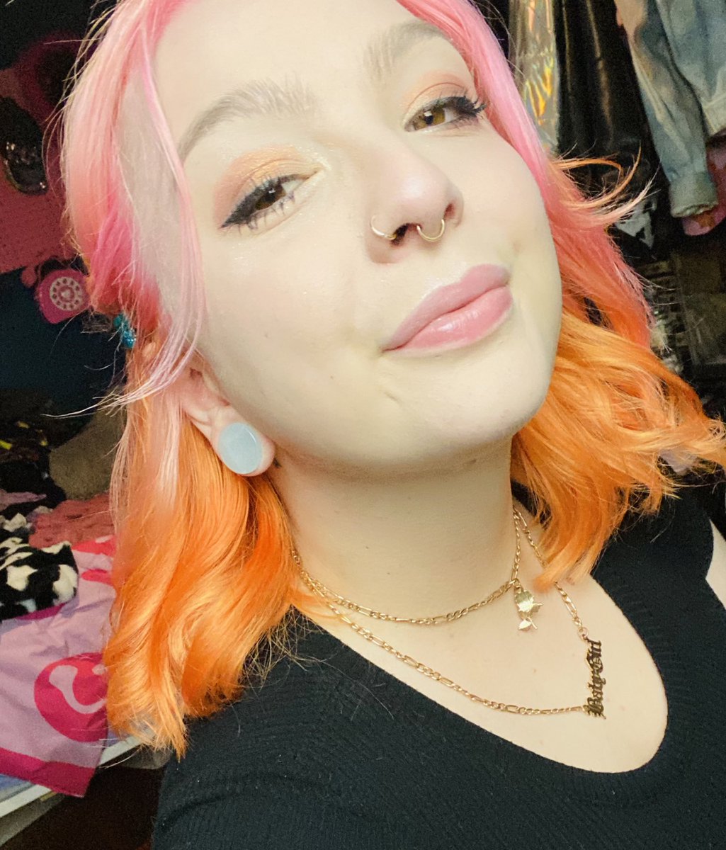fallenXember's tweet photo. In love with @gooddyeyoung 💖🌈

Pink is Pink Puff
Orange is Peach Fuzz mixed with Toxicity 🧡💕 https://t.co/eORrTWyxBD