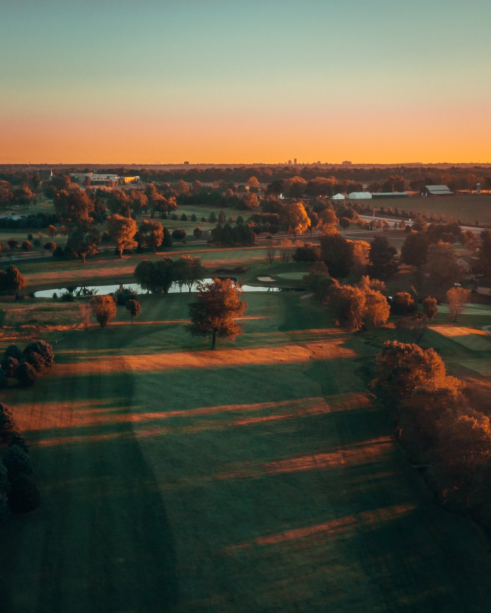 You can’t beat these October views at the course! {📸: <a href="/grant_gearheart/">Grant Gearheart</a> }
•
•
#october #fall #golf #fallgolf #sunrise #keenetrace #keene #nicholasvilleky #kentucky #golfcourse