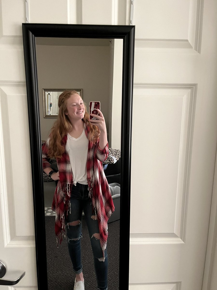 jennaabeatty's tweet photo. Couldn’t figure out if I wanted to be a wildcat or thunder today so I chose both (also didn’t really understand todays theme 🤷🏼♀️😂) #teacherbytrine #SeniorFSOE https://t.co/957BnzqQ5Y