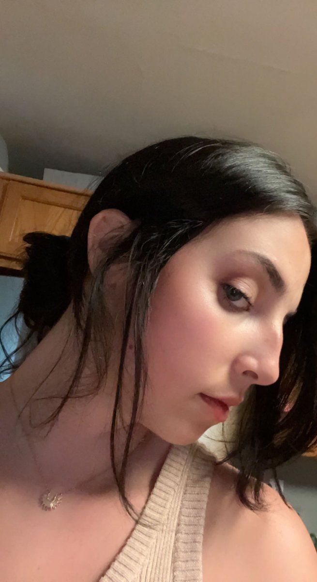 Sometimes I hate my nose but sometimes I’m like… wait it’s so chic ??