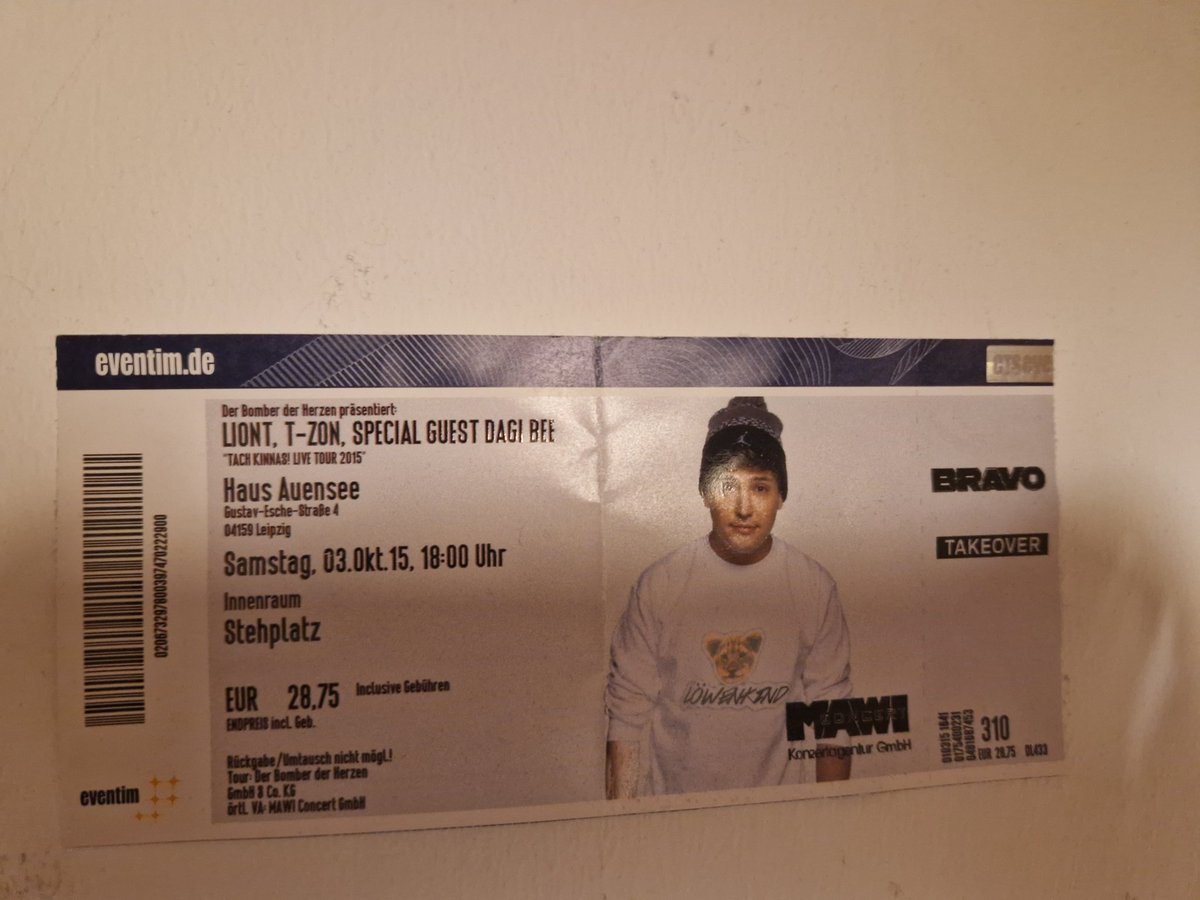 saratheiler's tweet photo. Heute vor 7 Jahren in Leipzig #neverforget ❤️ @TheRealLiont https://t.co/ZspT8mLtUf