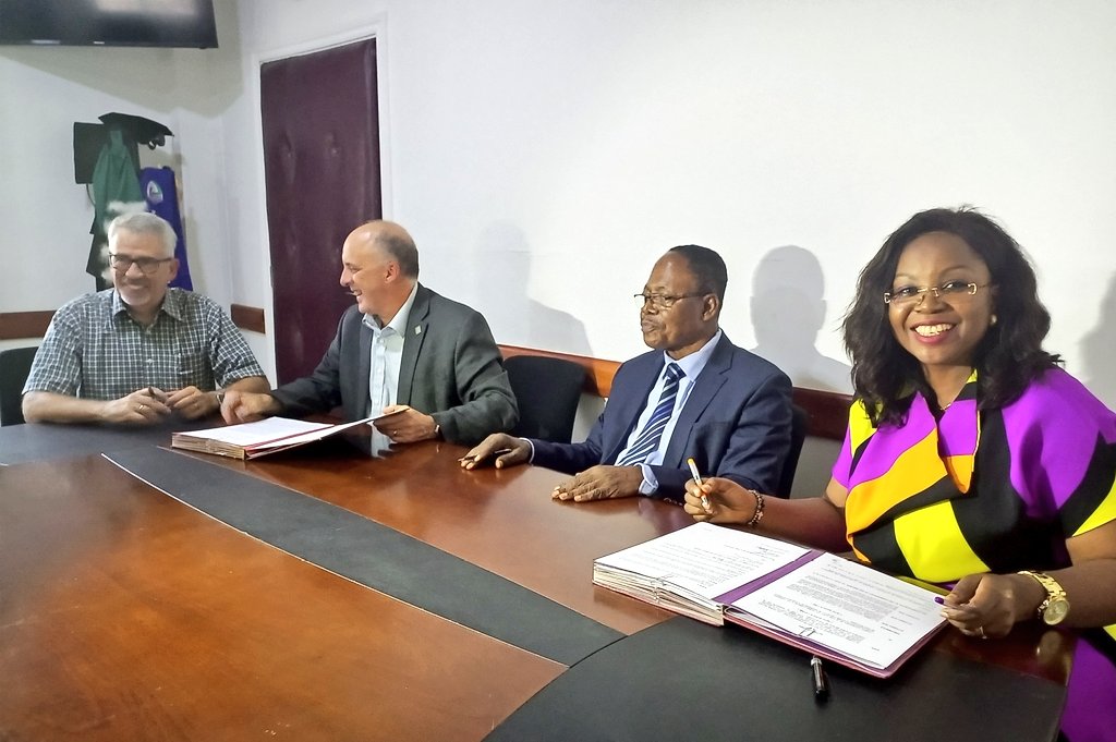 Renouvellement de l'accord cadre de partenariat entre l'<a href="/iucdouala/">Institut Universitaire de la Côte</a> et le <a href="/CCNBOfficiel/">CCNB</a>  ce 03 octobre 2022 au campus de Logbessou.