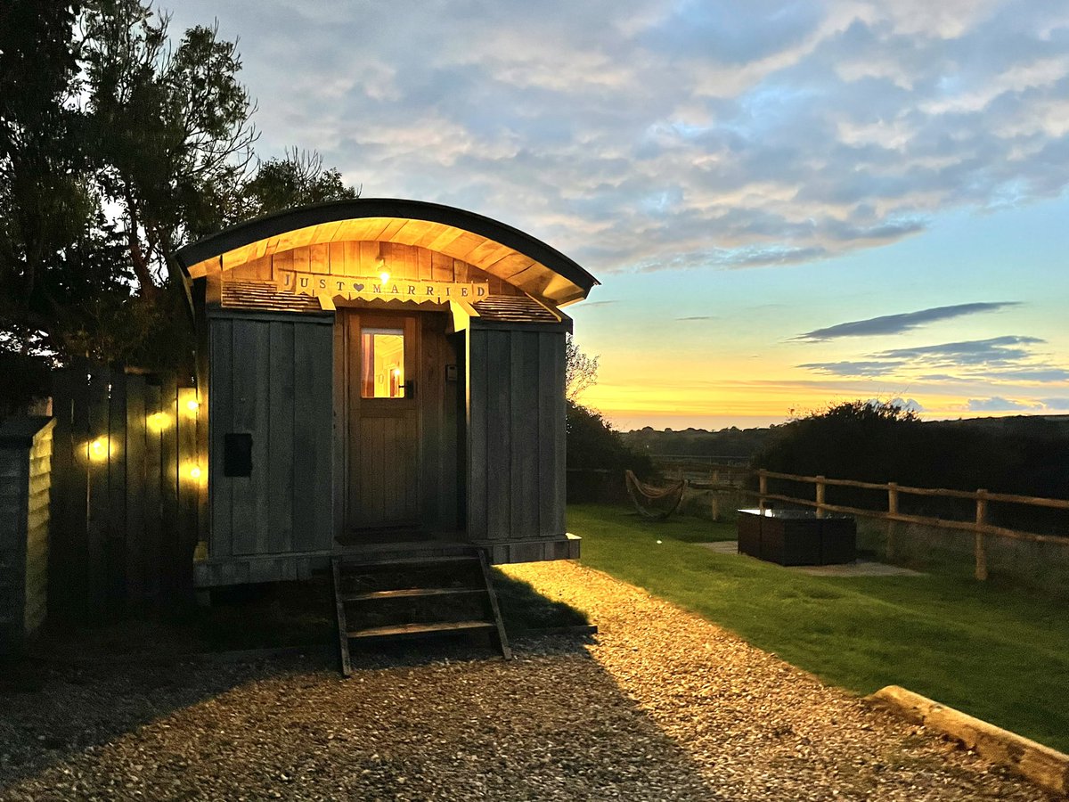 #superhost for another year 🥰 delighted to be part of our #airbnbguest special stays 💛
#makingmemories #traveltips #traveltuesday #travel #Superhost! pic.x.com/5xPW2F5wP6