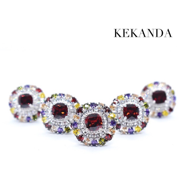 KekandaOfficial's tweet photo. I'm selling KEKANDA - Butang Baju Melayu Eksk... for RM280.00. Get it on Shopee now! https://t.co/w8O3GXgEk6 #ShopeeMY https://t.co/Rlnj8xyFEo