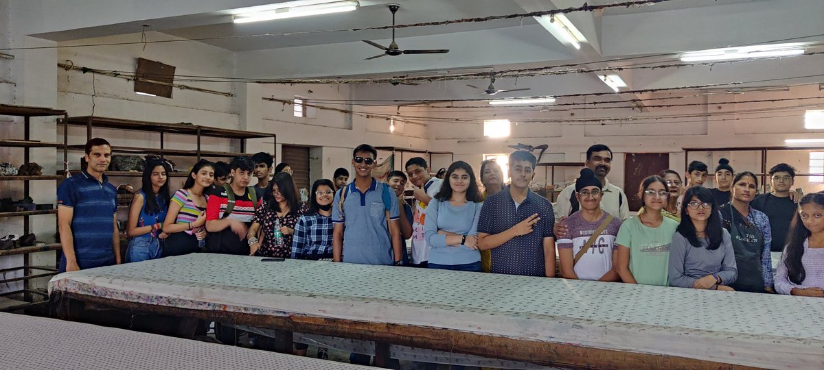 ChopraNavleen's tweet photo. #ahlconintl #Jaipur educational trip #classes IX and X #exploring magical realm of #bluepottery #blockprinting #chokidhani Essence of cultural confluence #rajasthan.
Special gratitude director @ashokkp principal @y_sanjay HM @pntduggal. @Shambhuj007 @MuktaSh14821864 @DrAshishSri https://t.co/uKgk9ccgl4