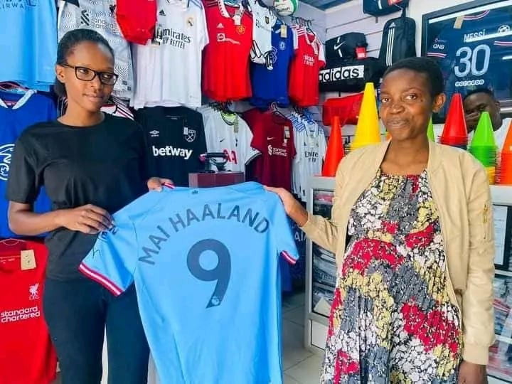 CityZimbabwe's tweet photo. Mhamha Haaland toivatirei guys ?? 🧘‍♂️😍 https://t.co/WfvHu3hcvG