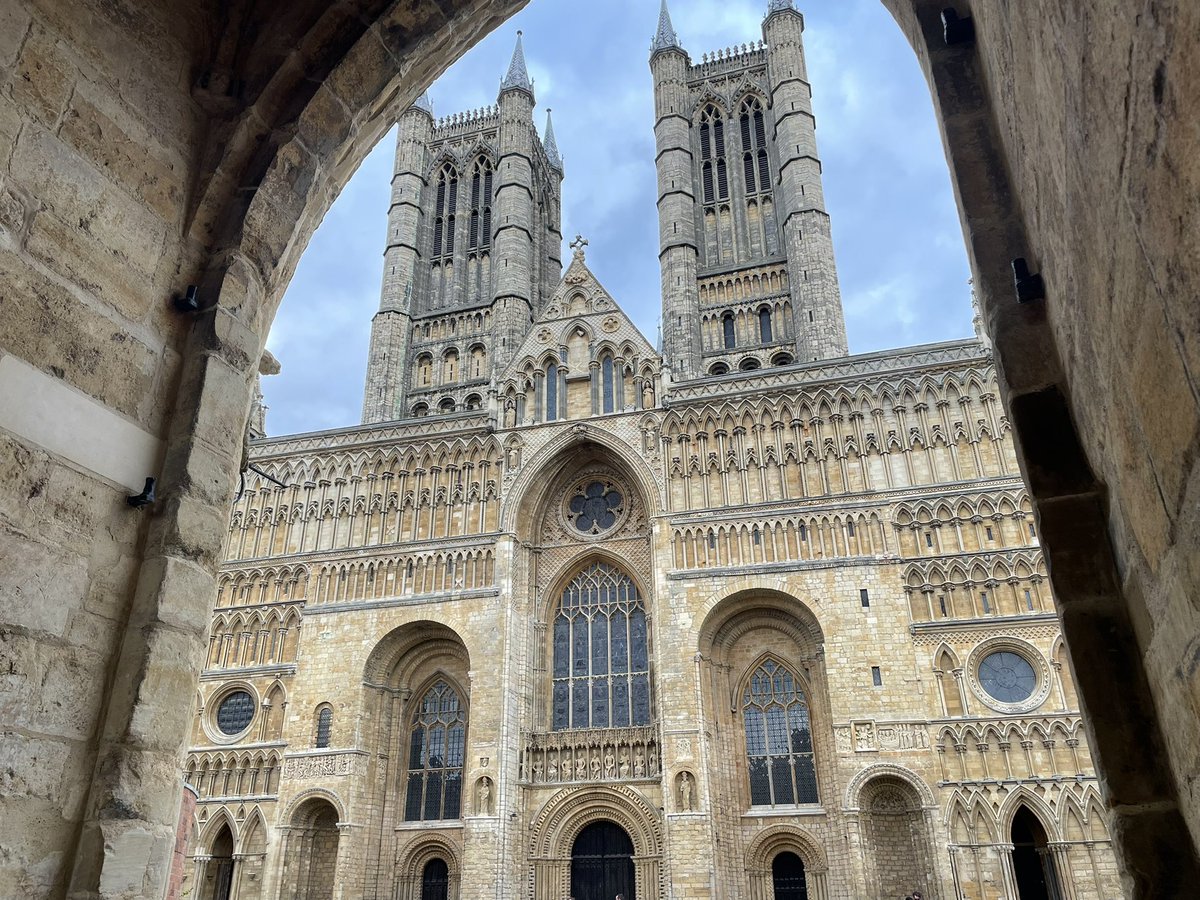 Rach_Archaeo's tweet image. On #WorldArchitectureDay2022. Perfection @LincsCathedral