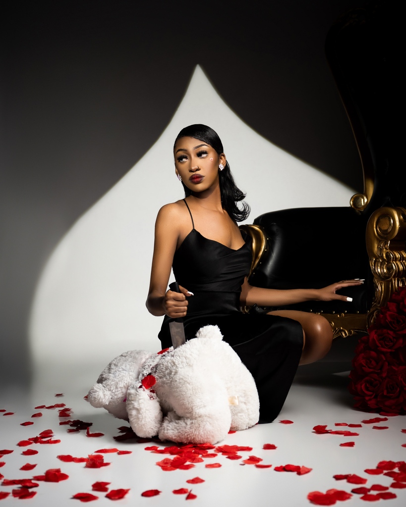 shotbysomi's tweet photo. deadly love

#fashion #art #studio #style #model #creative
#photography #valentines https://t.co/zsEftiRwFt