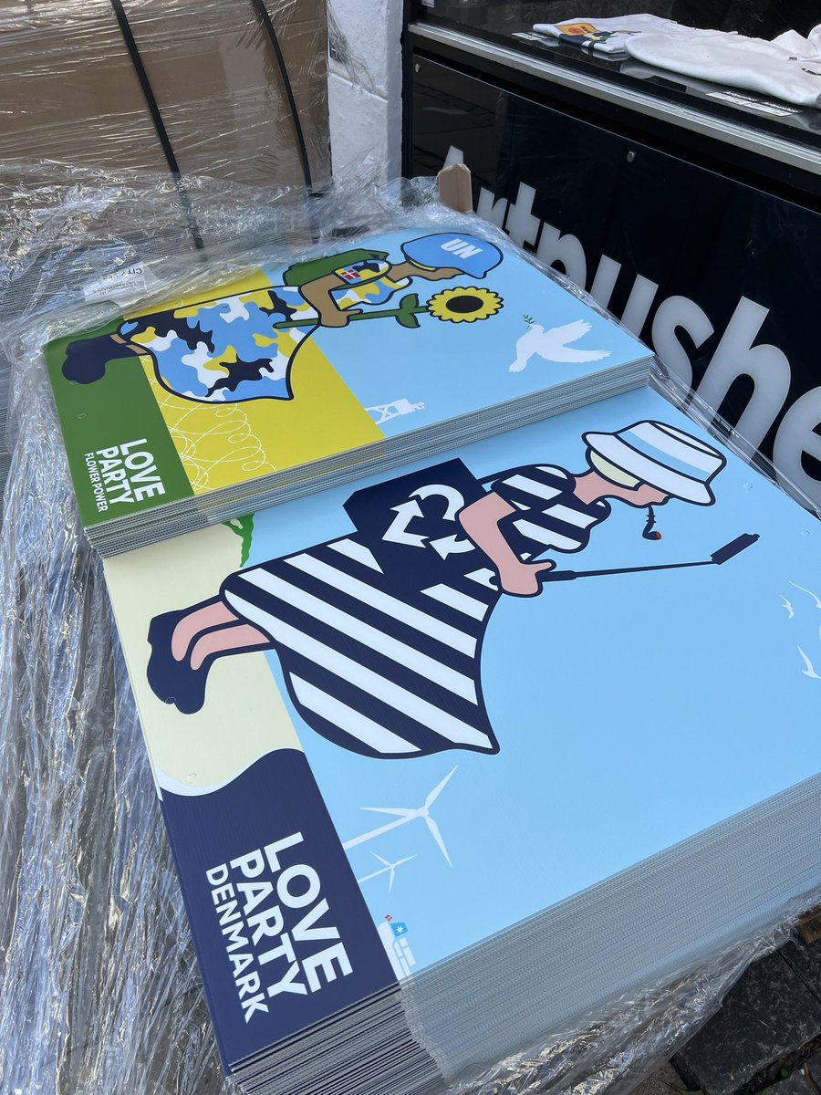 NFTartpusher's tweet photo. Unpacking Love Party poster 🇩🇰🇩🇰🇩🇰
@NFTartpusher
#artpushercom
#artpushergallery
#electionposter
#valgplakat
#popart https://t.co/N6efhjD8Hg