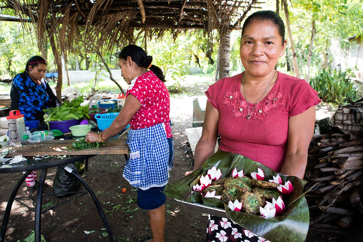 GEF_SGP's tweet photo. #DYK SGP is an incubator &amp; accelerator of community innovations that links civil society, governments &amp; private sector to promote systemic change from the community level to achieve the #SDGs? 

Take a look at #30yearsofaction: https://t.co/16nAnhfcF5 https://t.co/nrDNas8sIs