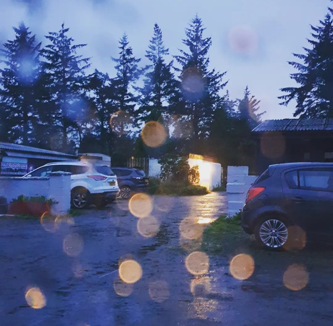 KirstySabina's tweet photo. I get the privilege of sitting in the car for an hour while Amy gets to ride in the rain for an hour.....I may have to ring her out before she gets in the car ๐คฆโโ๏ธ๐
#rain #horseridingmum #horseridinglesson #ridingintherain https://t.co/uGiF8JQvoZ