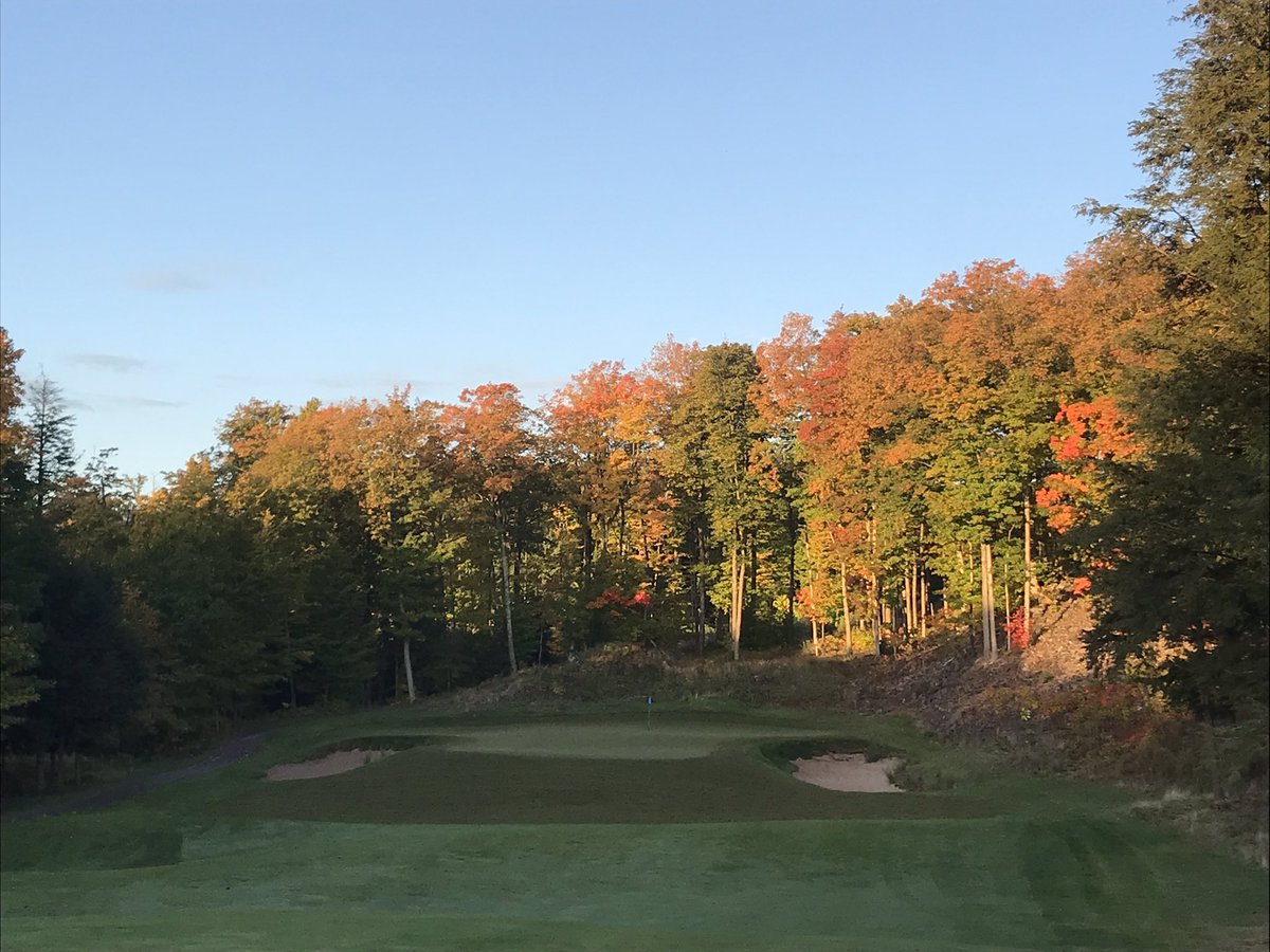 MarquetteGolf's tweet photo. Went after the #Greywalls approaches with a double zing today and Pulled out loads of material. Big cleanup and mow after. #ThatchManagement #DiseaseManagement #SurfaceManagement #GroundGame https://t.co/Gwii1GgakO