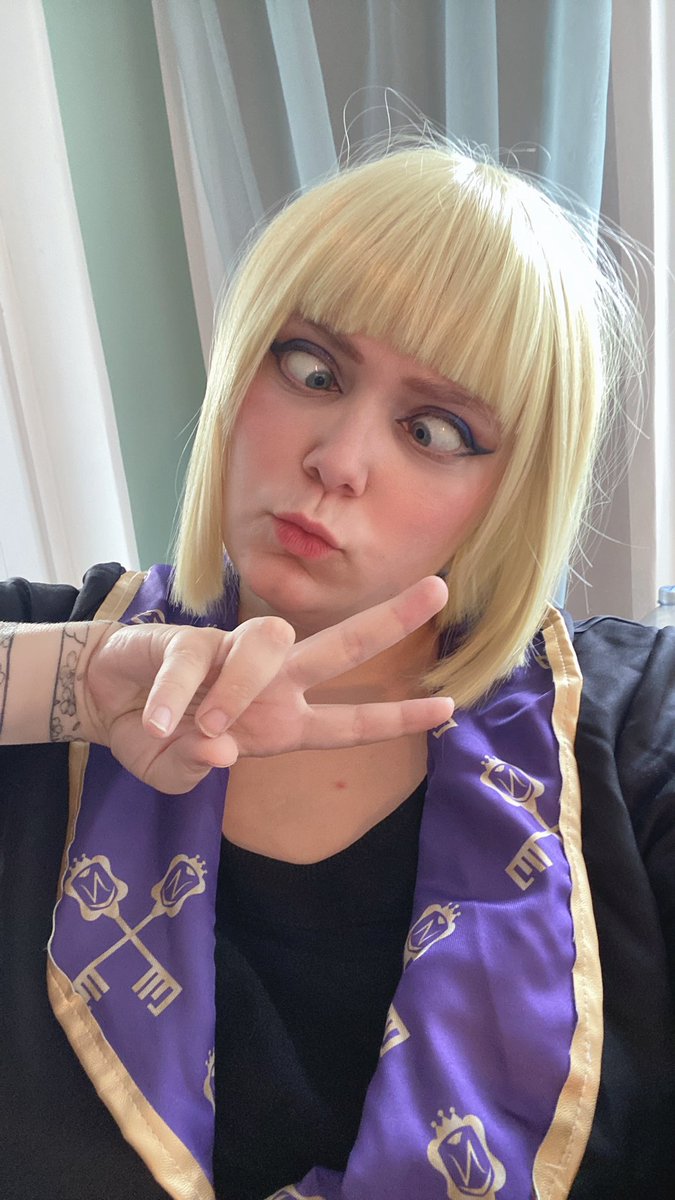 edensfallart's tweet photo. Just finished styling two wigs and the teeth for Floyd… man I’m so hyped for Connichi!!! Can’t wait 😩😩💙 https://t.co/yrekPiyyGD