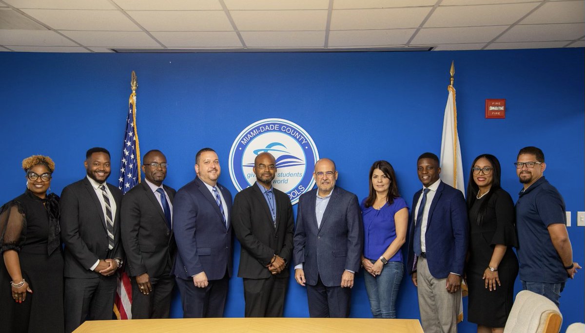 SuptDotres's tweet photo. Happy #NationalPrincipalsMonth! @MDCPS’ dedicated and transformative educational leaders set the academic tone for their schools, and their willpower delivers the mobilizing energy behind any school reform effort. #MDCPSInspires https://t.co/jqmyXK6YWz