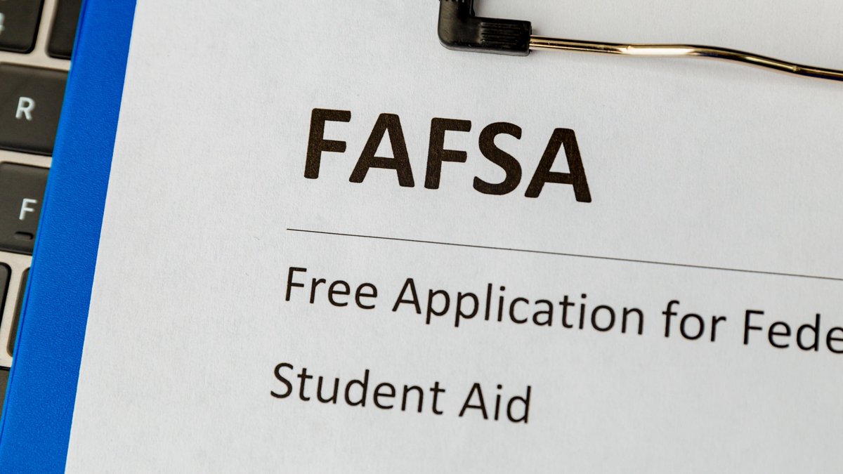 Attention juniors and seniors. Want to know more about financial aid and scholarship options?  FAFSA &amp; Financial Aid Night is Oct. 11, 5 - 7:30 p.m. at Buddy Taylor Middle School and Wadsworth Elementary School. #elevatingexcellence
flaglerschools.com/about-us/news/…