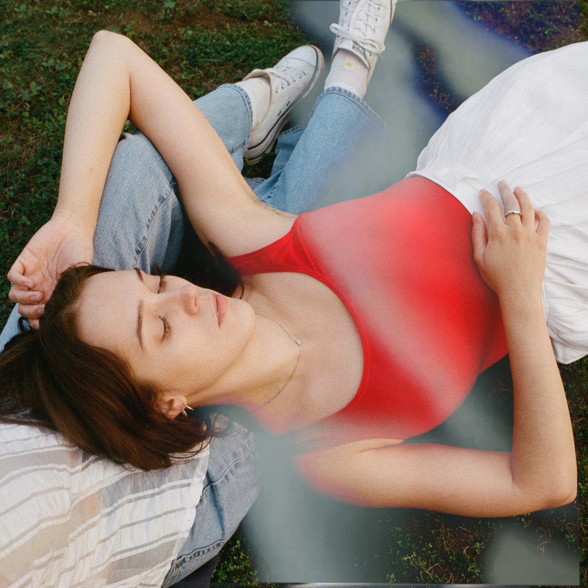 "Full of both yearning for 'normal' life and gentle self-admonishment for living passively and taking small things for granted"

'I Let My Plant Die' by <a href="/aliciaclara_/">alicia clara</a>, from forthcoming EP VELVETEEN on Hot Tramp.  

varioussmallflames.co.uk/2022/10/03/wee…