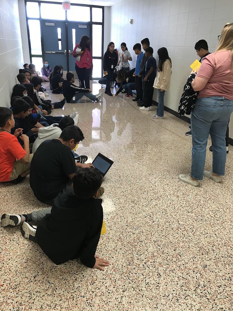 AISD_MSScience's tweet image. Fun watching @LewisMS_AISD science teachers Buckner and Bryson bring speed to life! @SandraDoria11 @tdavis_aldine @lmamerson #bringinggraphstolife #scientificliteracy #labsaremyfavorite