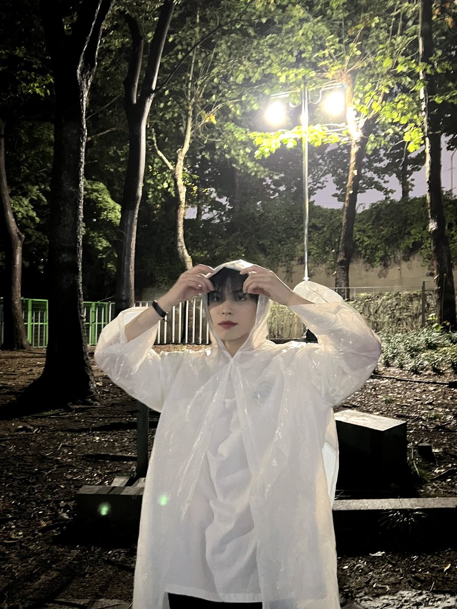 BYOUNGGONl's tweet photo. A late greeting for a Happy National Boyfriend's day to the Nation's Boyfriend: Me. 🦖 https://t.co/WQ53AJFjQa
