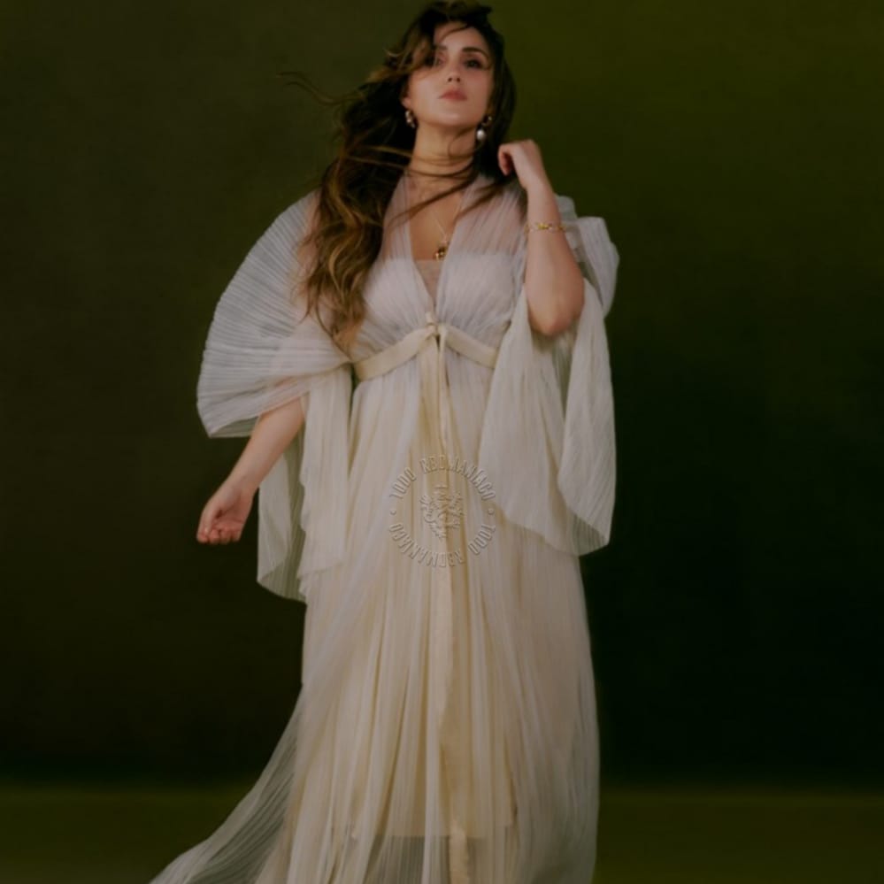 tdrbdmaniaco's tweet photo. Dulce María em ensaio para a revista  Búlgara Grazia!
A plenitude de quem está alçando sonhos, simplesmente MARAVILHOSA❣️ https://t.co/ddPM6nHxlq