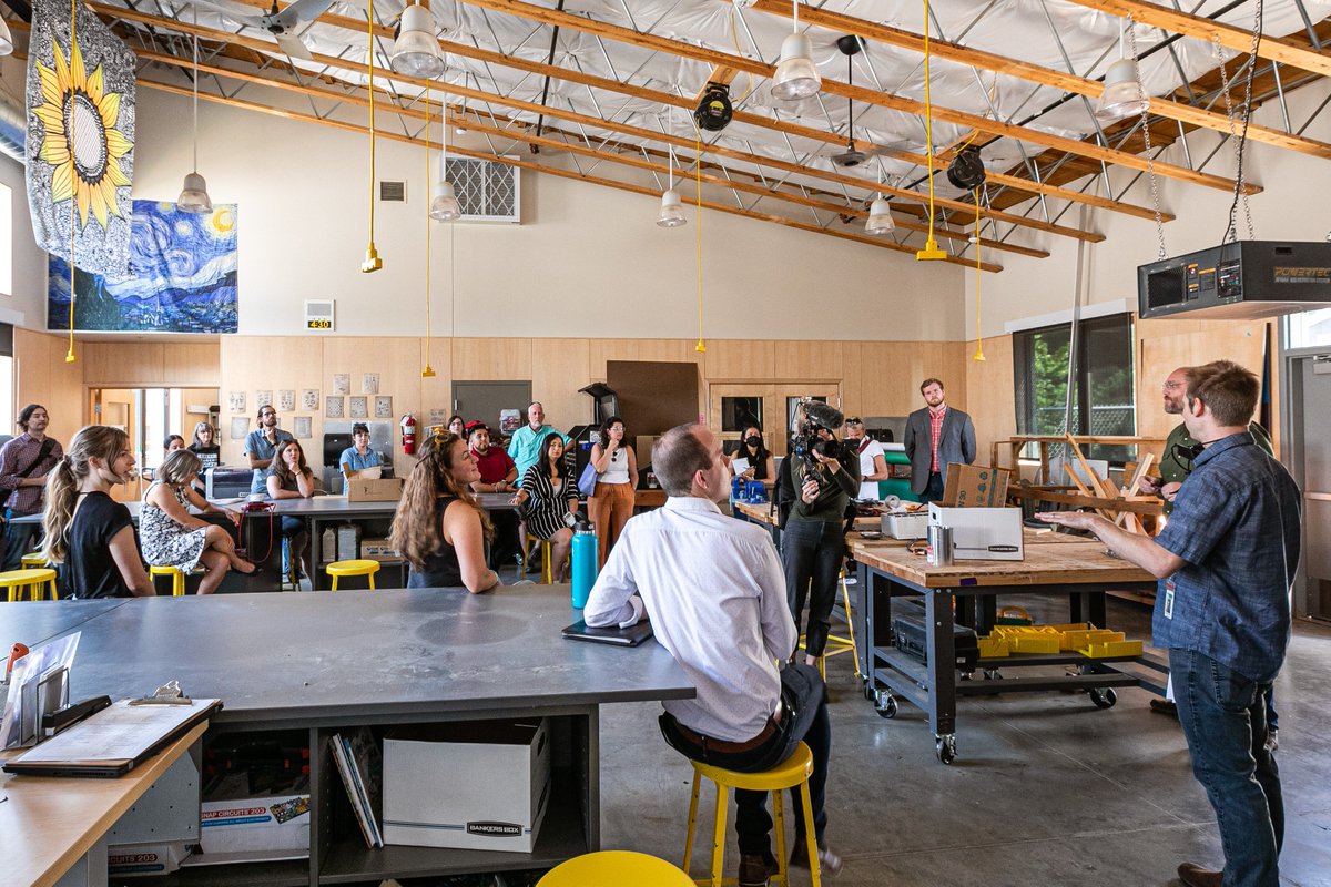 BuildResilient_'s tweet photo. No need to bury methane gas pipelines under this school and it's extra energy efficient; both save on construction &amp; operation costs. We can affordably build all new commercial buildings to these standards, if we update policies and incentives to steer away from fossil fuels. https://t.co/Xs0Y6Zkcez